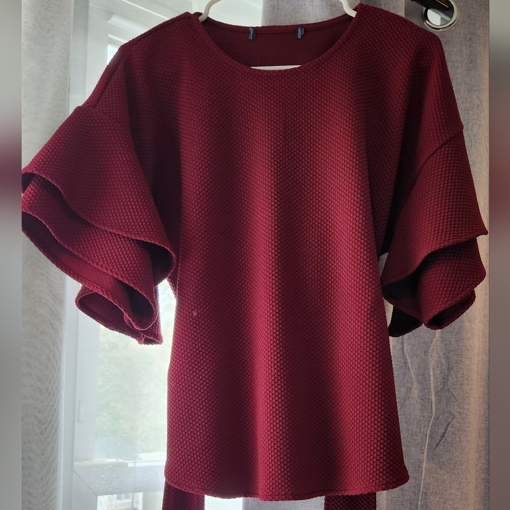 H&M Burgundy Top with Ruffled Sleeves and Sash Belt Size Small